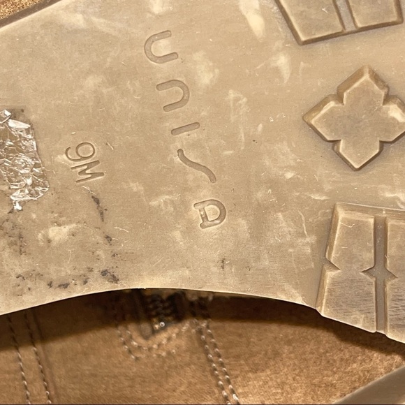 Unisa Camel Tayya Wedge Ankle Bootie Faux Suede Sz 9 - Picture 11 of 15